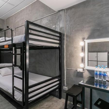 Urbanite Hostel バンコク都 エクステリア 写真