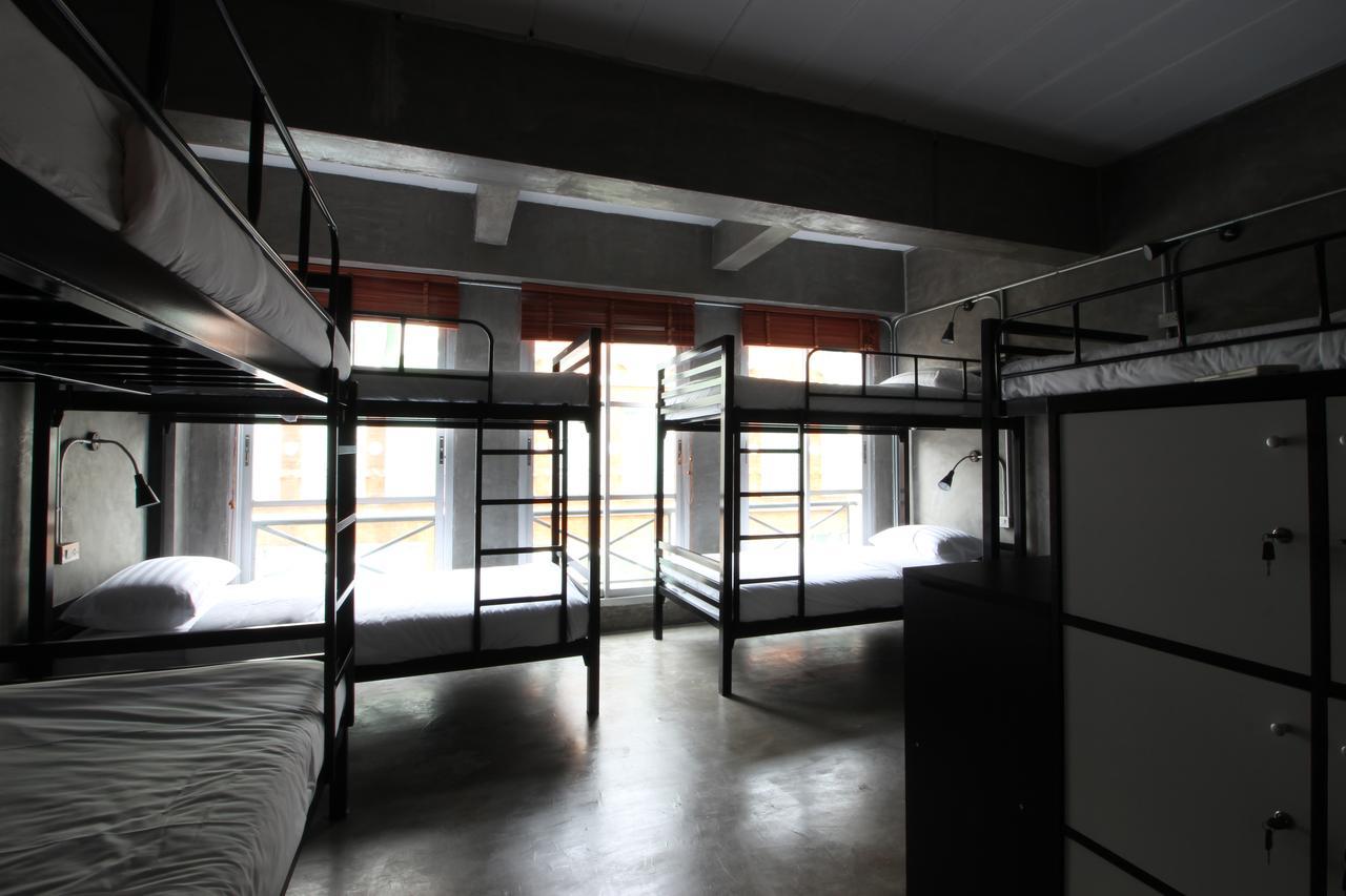 Urbanite Hostel バンコク都 エクステリア 写真