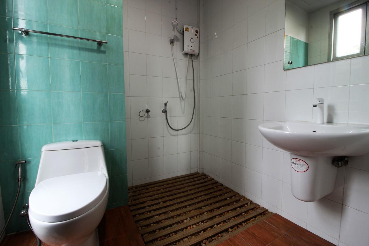 Urbanite Hostel バンコク都 エクステリア 写真