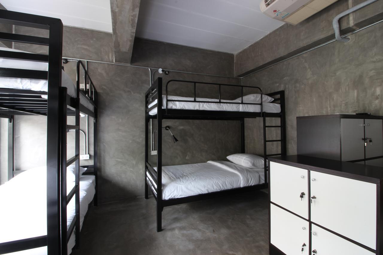 Urbanite Hostel バンコク都 エクステリア 写真