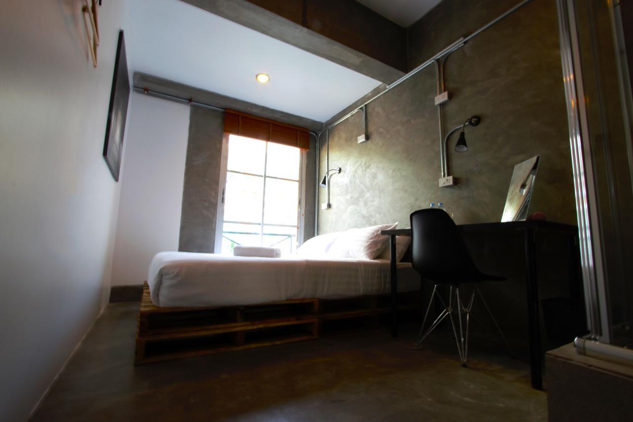 Urbanite Hostel バンコク都 エクステリア 写真