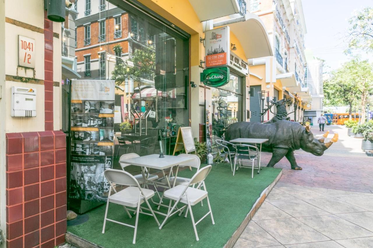 Urbanite Hostel バンコク都 エクステリア 写真
