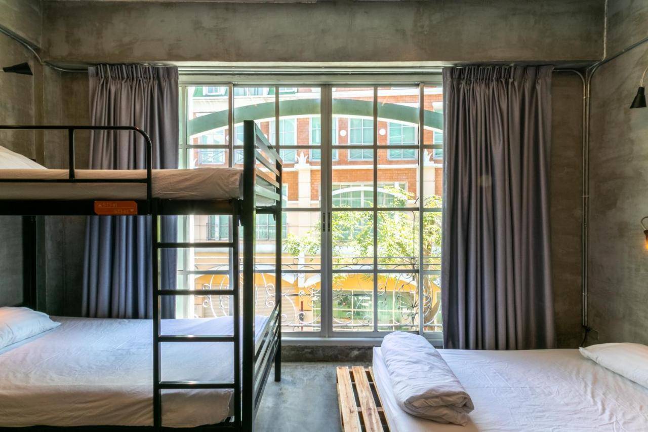 Urbanite Hostel バンコク都 エクステリア 写真