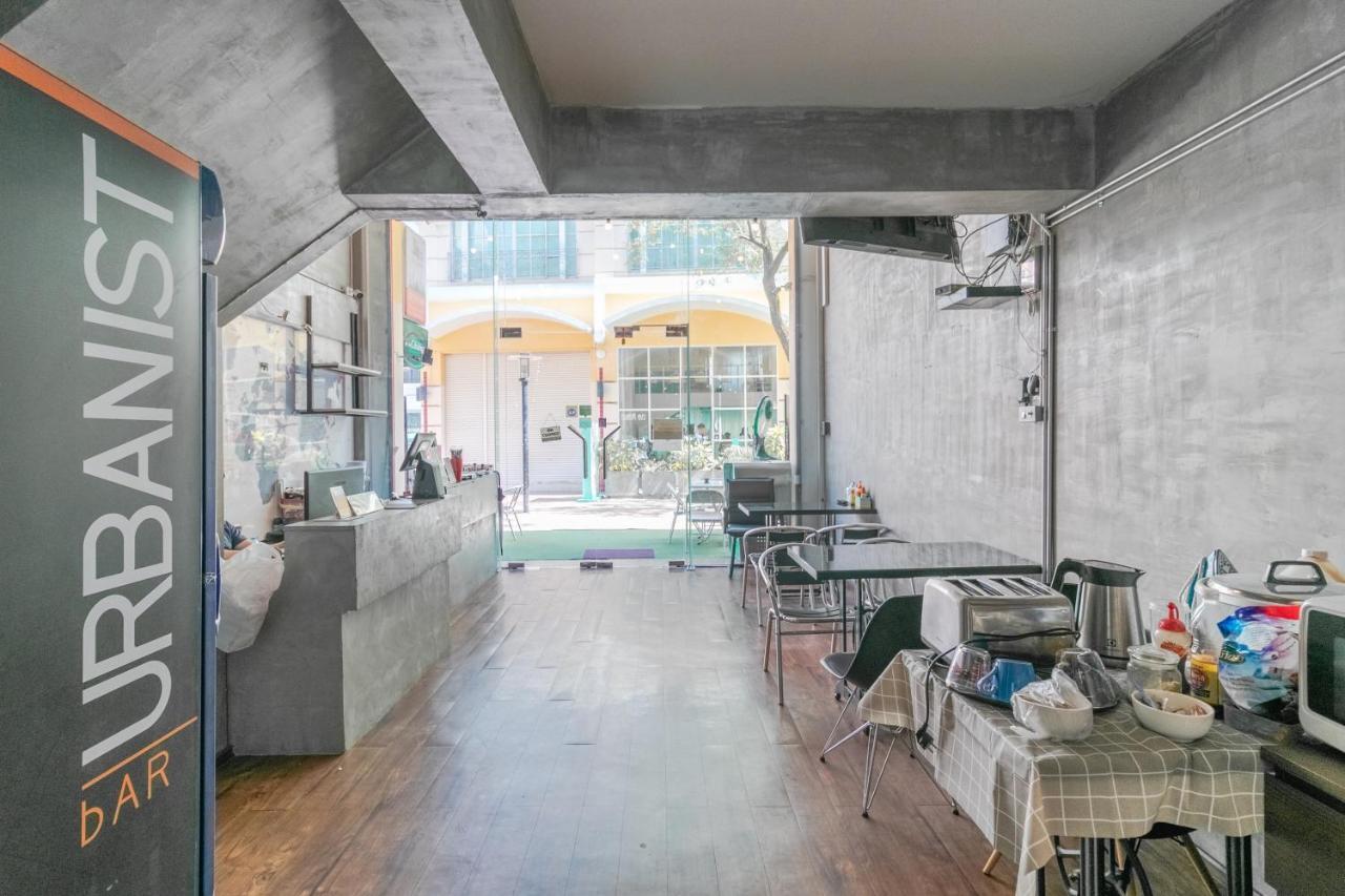 Urbanite Hostel バンコク都 エクステリア 写真
