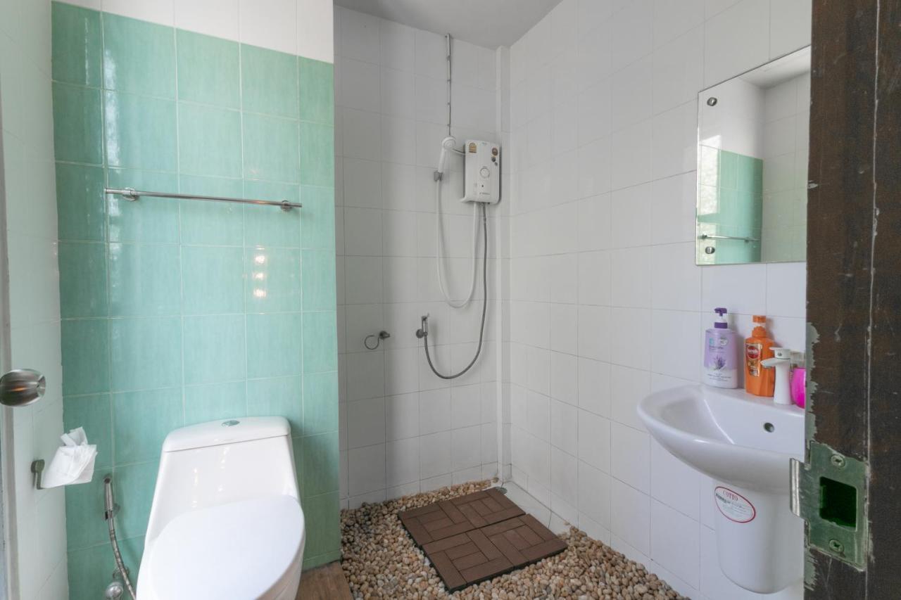 Urbanite Hostel バンコク都 エクステリア 写真