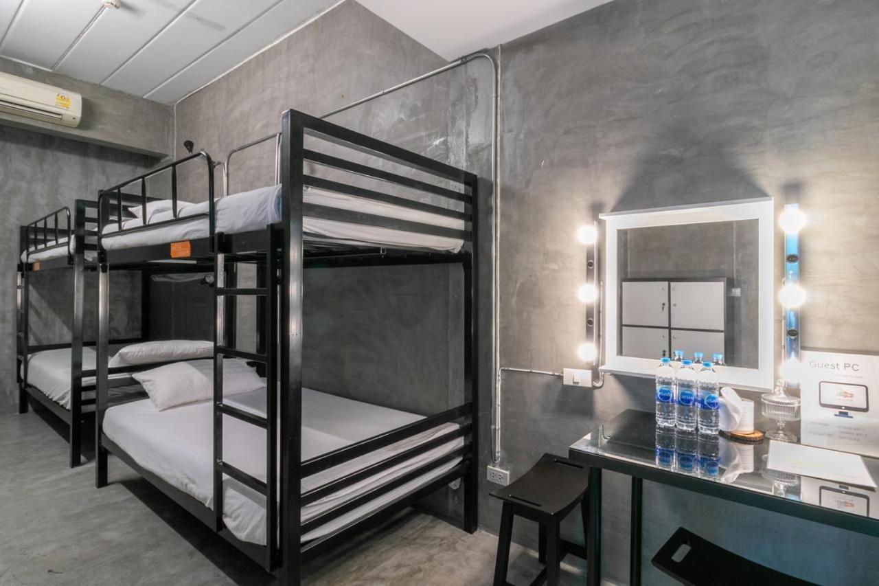 Urbanite Hostel バンコク都 エクステリア 写真